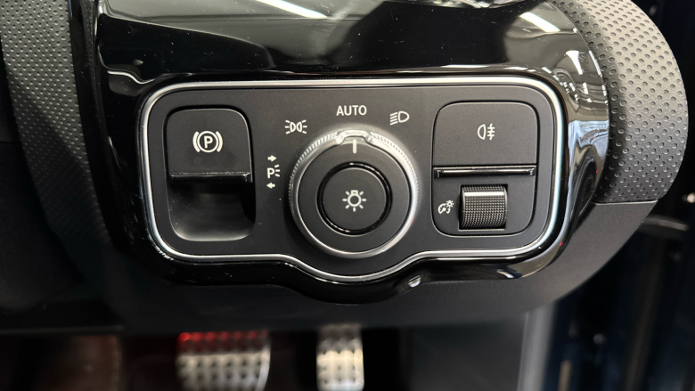 Mercedes-Benz CLA 250e AMG Line Premium Plus 4dr Tip Auto Saloon